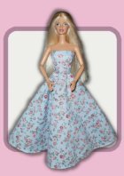 Blåblommig barbieklänning 40:-